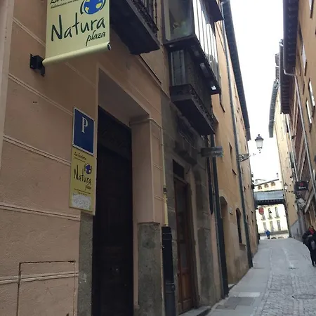 Natura Plaza بيت ضيافة 3*